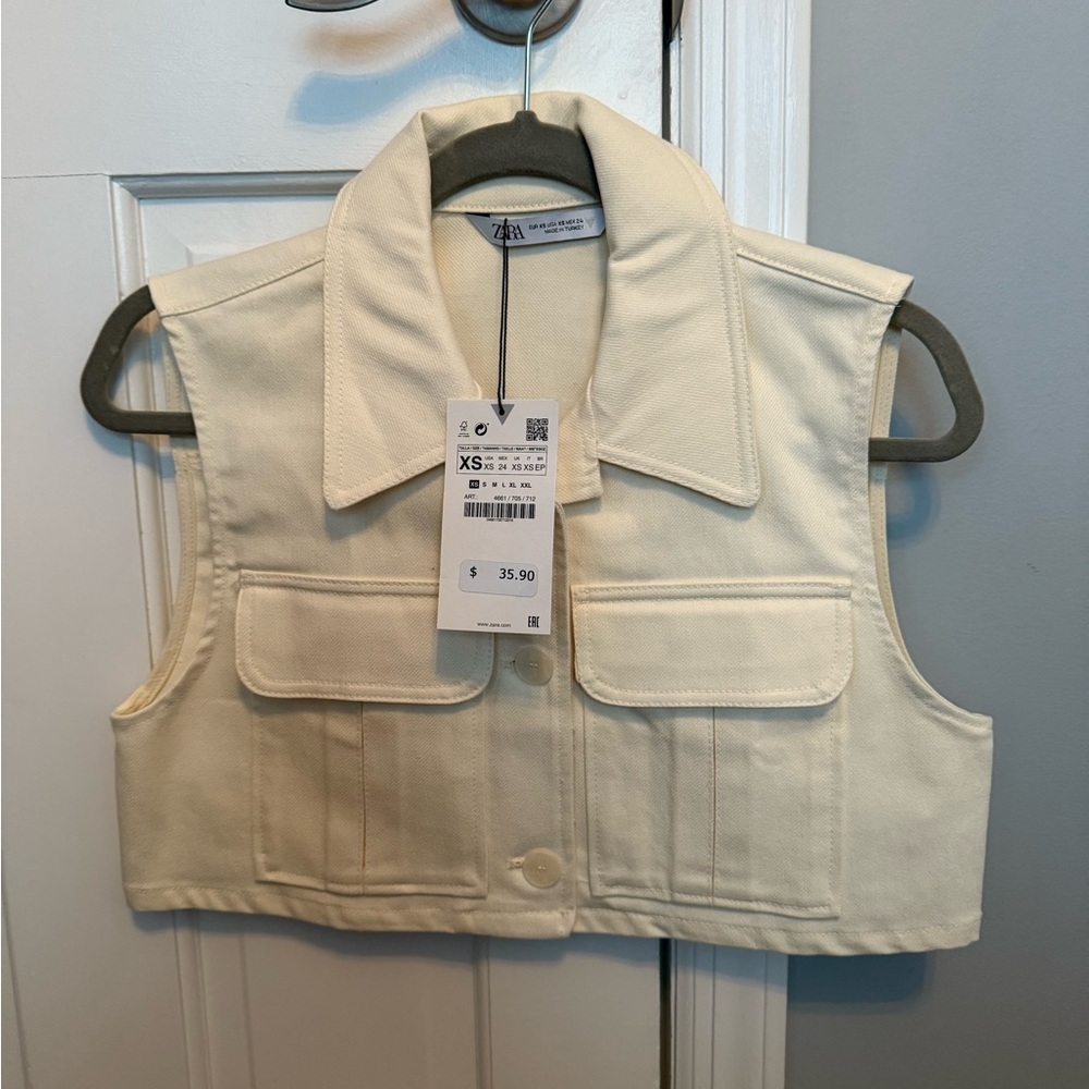 Zara Cream Sleeveless Jacket